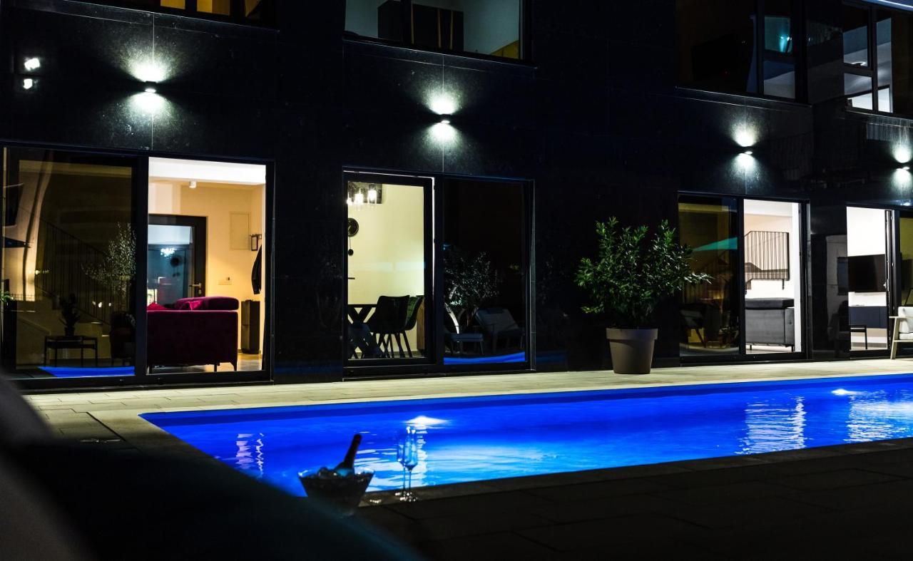 Apartamento Olive Tree Mansion Vir Exterior foto