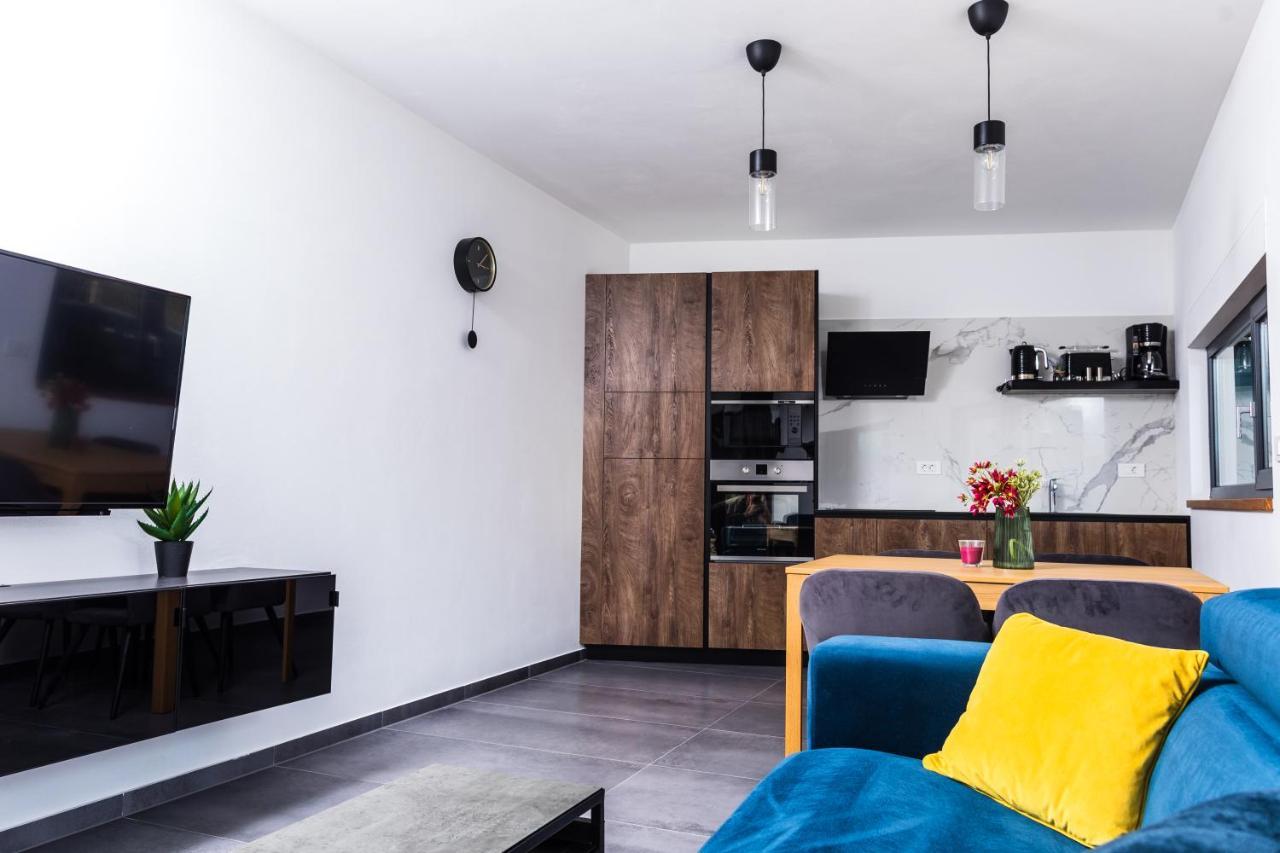 Apartamento Olive Tree Mansion Vir Exterior foto