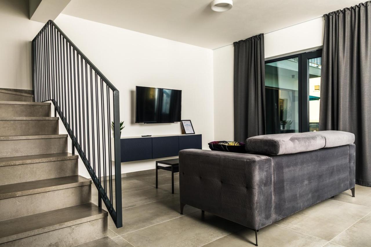 Apartamento Olive Tree Mansion Vir Exterior foto