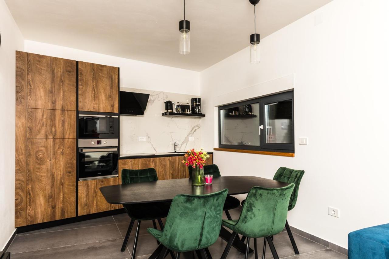 Apartamento Olive Tree Mansion Vir Exterior foto